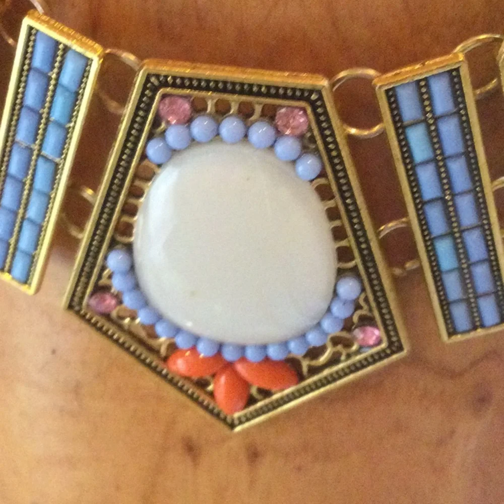 Beautiful necklace - Picture 2 of 4